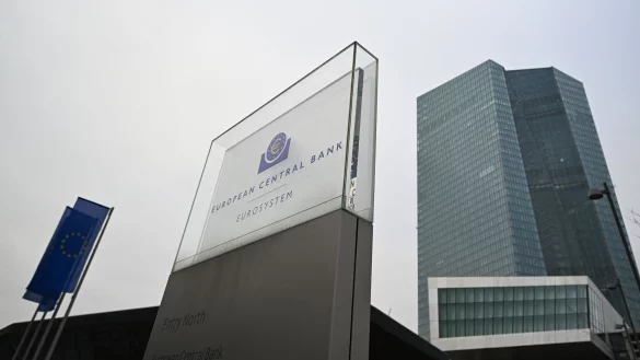 Europäische Zentralbank erwartet weitere Verlustjahre (Archivbild) - © Arne Dedert/dpa