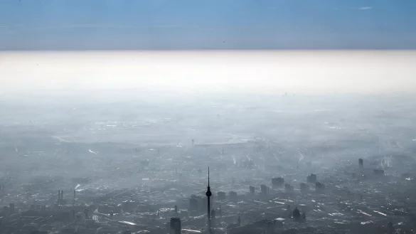 Keine gute Aussicht für Berlin: Touristisch gilt die Stadt nicht mehr als Trendziel. (Archivbild) - © Federico Gambarini/dpa