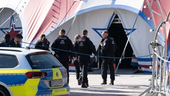 W&auml;hrend einer Vorstellung st&uuml;rzt eine Zirkusartistin vor den Augen vieler Kinder zu Tode. - &copy; Sebastian Kahnert/dpa