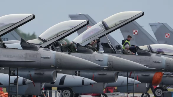 US-Kampfjets vom Typ F-16 w&auml;hrend eines Nato-Man&ouml;vers. (Archivbild) - &copy; Marcus Brandt/dpa