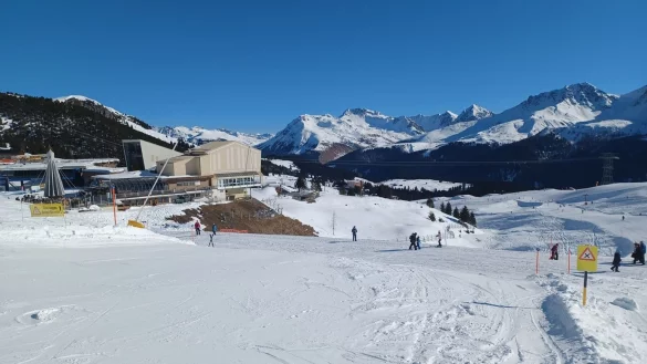 Auf dieser Piste ist der Skifahrer t&ouml;dlich verungl&uuml;ckt. - &copy; -/Kantonspolizei Graub&uuml;nden/dpa