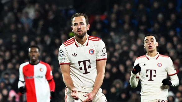 Pure Verzweiflung: Harry Kane (l) und Jamal Musiala (r) hatten kein Schussglück. - © Federico Gambarini/dpa