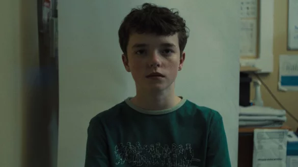 Owen Cooper spielt Jamie Miller in der britischen Netflix-Serie «Adolescence». Der 13-Jährige wird in der Serie verdächtigt, eine Mitschülerin ermordet zu haben. Die vierteilige Serie ist seit 13. März auf Netflix verfügbar. - © -/Netflix/dpa