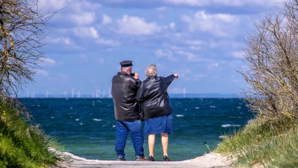 Gute Aussichten f&uuml;r Rentnerinnen und Rentner - doch reicht das Geld? (Archivbild) - &copy; Jens B&uuml;ttner/dpa-Zentralbild/dpa