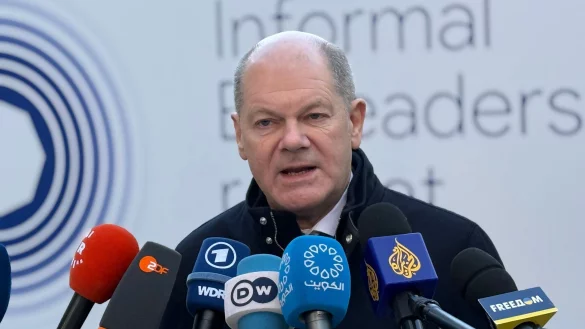 Kanzler Scholz sieht die EU nicht in einer Position der Schwäche. - © Ansgar Haase/dpa