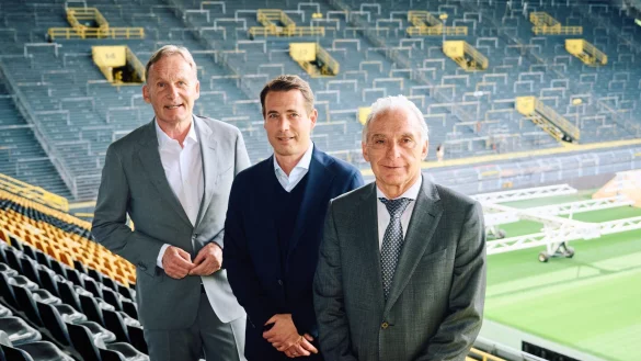 Hans-Joachim Watzke (l) erh&auml;lt beim Kampf um das Pr&auml;sidenten-Amt beim BVB Konkurrenz vom Amtsinhaber Reinhold Lunow (r). - &copy; Bernd Thissen/dpa
