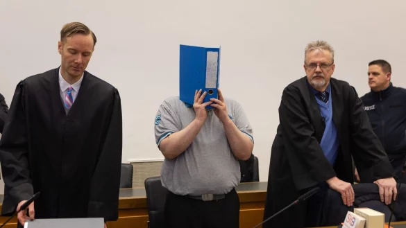 Der Mann sei infolge eines Hanges zu erheblichen Straftaten für die Allgemeinheit gefährlich, sagte der Vorsitzende Richter. (Archivbild) - © Christian Lademann/dpa