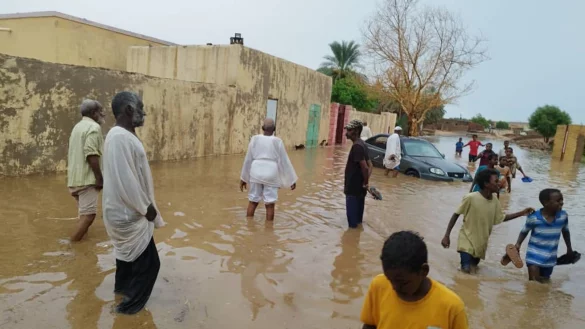 In der Regenzeit steigen in vielen Regionen Afrikas die Cholera-Zahlen (Archivbild) - © Abdul-Rahman Awad/XinHua/dpa