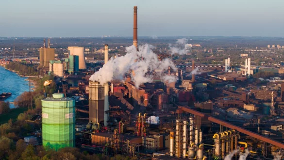 Die IG Metall will beim Stahlhersteller HKM mit dem Management über einen Sozialtarifvertrag verhandeln. (Archivbild) - © Christoph Reichwein/dpa