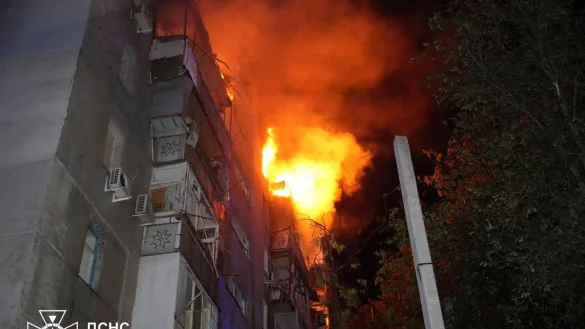 In der ukrainischen Hafenstadt Odessa starb ein Mensch bei einem russischen Luftangriff. - © Uncredited/Ukrainian Emergency Service/AP/dpa