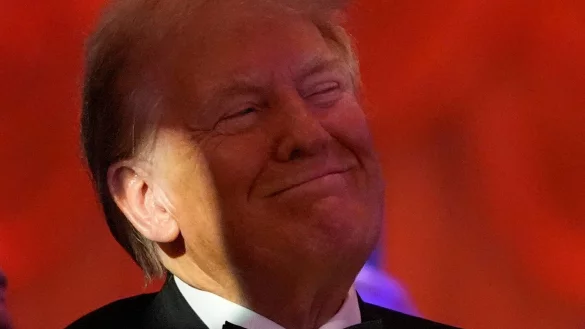 Etwas mehr als zwei Wochen vor dem Machtwechsel in den USA empfängt Trump Meloni in seinem Anwesen. (Archivbild) - © Alex Brandon/AP/dpa