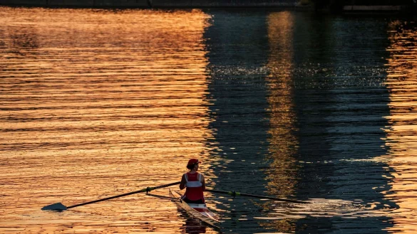Für diesen Donnerstag rechnet der Wetterdienst mit Höchstwerten zwischen 30 und 37 Grad. - © Andreas Arnold/dpa