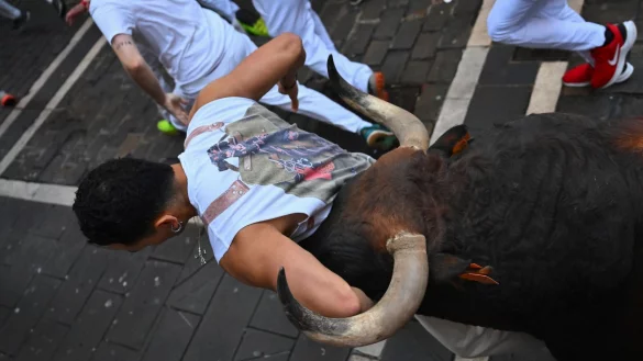 Jedes Jahr werden Dutzende L&auml;ufer verletzt. - &copy; Miguel Oses/AP/dpa