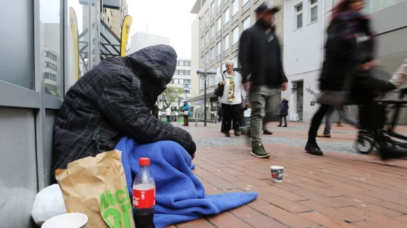 Einer der M&auml;nner war 49 Jahre alt. Die Identit&auml;t des anderen Obdachlosen war noch unklar. (Archivbild) - &copy; Ina Fassbender/dpa