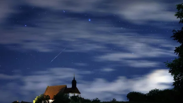 An vielen Orten Deutschlands wird der Himmel vermutlich nicht klar genug f&uuml;r einen Blick auf die Sternschnuppen der Quadrantiden sein. (Symbolbild) - &copy; Karl-Josef Hildenbrand/dpa