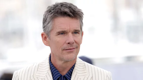 Ethan Hawke ist wieder in einem Film von Richard Linklater zu sehen. (Archivbild) - © Vianney Le Caer/Invision/AP/dpa