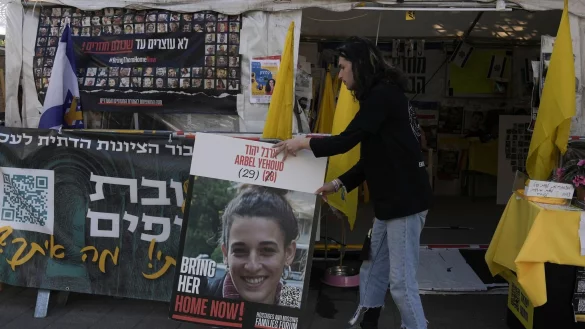 Israel wollte, dass die 29 Jahre alte Deutsch-Israelin Arbel Yehud als Zivilistin schon am vergangenen Samstag freikommt. - © Mahmoud illean/AP/dpa