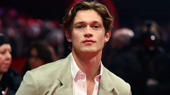 Wohl einer der derzeit angesagtesten Schauspieler aus Deutschland: Damian Hardung. Und er studiert &laquo;nebenbei&raquo; noch Medizin. (Archivbild) - &copy; Christoph Soeder/dpa