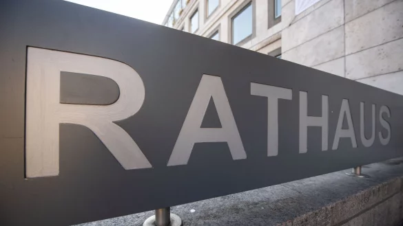 Viele Bürgerinnen und Bürger wünschen sich schnelleres Behördenhandeln (Foto: Archiv). - © Marijan Murat/dpa