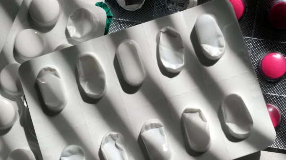 Mit einem neuen Gesetz möchte die EU-Kommission die Versorgung mit kritischen Medikamenten sicherstellen. (Symbolbild) - © Federico Gambarini/dpa/dpa-tmn