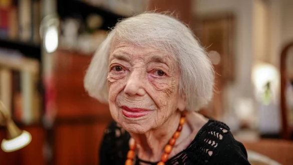 &laquo;Es darf nie wieder geschehen&raquo;: Margot Friedl&auml;nder engagierte sich unerm&uuml;dlich gegen das Vergessen. (Archivbild) - &copy; Kay Nietfeld/dpa