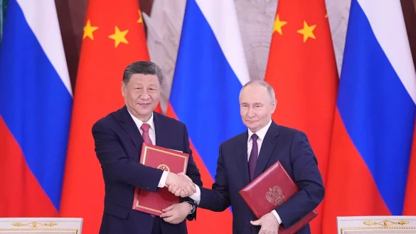 Putin und Xi bekräftigen Partnerschaft. - © Pavel Bednyakov/AP/dpa