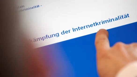 Mehr als 10 Millionen Nutzer sollen auf den Plattformen registriert gewesen sein. (Archivbild) - © Frank Rumpenhorst/dpa