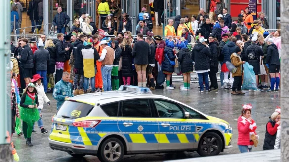 Das Festkomitee arbeitet eng mit den Sicherheitsbehörden zusammen. - © Henning Kaiser/dpa