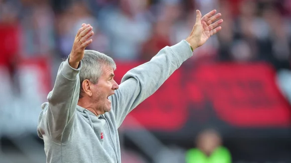 Friedhelm Funkel liefert ab. - © Daniel Karmann/dpa