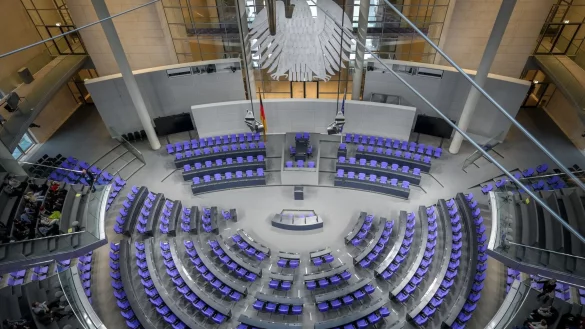 Debatte über Reform der Schuldenbremse noch durch den alten Bundestag. (Archivbild) - © Kay Nietfeld/dpa