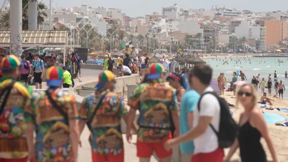 Mallorca ist ein Hotspot des Tourismus in Europa. - © Clara Margais/dpa