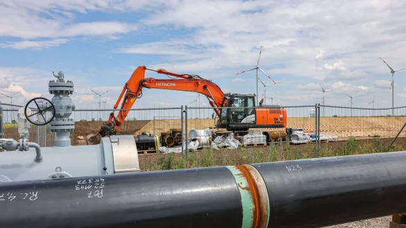 2025 sollen die ersten 525 Kilometer des auf 9.040 Kilometer angelegten Wasserstoff-Kernnetzes fertig werden. (Symbolbild) - © Jan Woitas/dpa