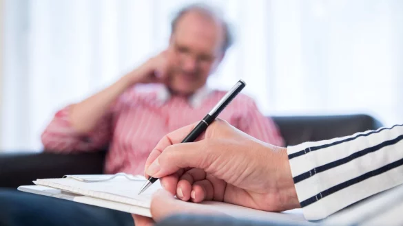 Psychische Probleme sind noch immer ein Tabuthema. Besonders Männer haben häufig Vorbehalte gegen eine Psychotherapie. - © Christin Klose/dpa-tmn