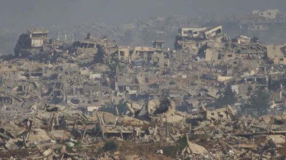 Aus dem Gazastreifen sind wieder viele Tote nach Angriffen gemeldet worden. - © Ariel Schalit/AP/dpa