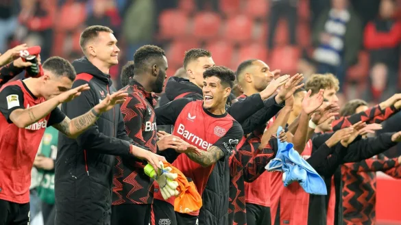 Bayer Leverkusen muss im Titelrennen weiter auf Patzer der Bayern hoffen. - © Anke Waelischmiller/dpa