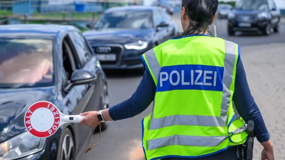 Die Polizeigewerkschaft beklagt 2,8 Millionen Überstunden bei der Bundespolizei. (Archivbild) - © Patrick Pleul/dpa