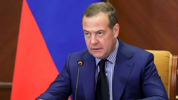 Der frühere russische Präsident Dmitri Medwedew kritisiert den möglichen künftigen Kanzler Friedrich Merz scharf. (Archivbild) - © Ekaterina Shtukina/Sputnik Pool/AP/dpa