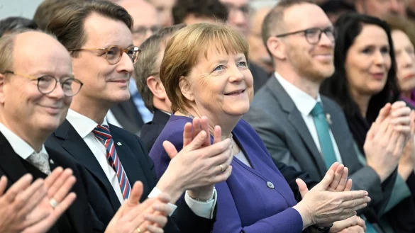 Ex-Kanzlerin Angela Merkel hält die transatlantische Partnerschaft auch weiterhin für unverzichtbar. - © Roberto Pfeil/dpa