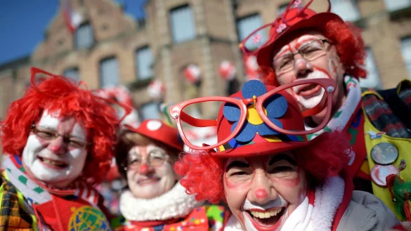 Sonne und blauer Himmel erwarten die Jecken in NRW. (Archivbild) - &copy; Federico Gambarini/dpa