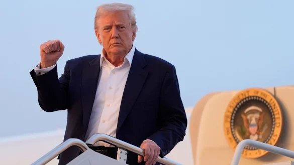 US-Präsident Trump will seine aggressive Zollpolitik auf die Filmbranche ausdehnen. - © Manuel Balce Ceneta/AP/dpa