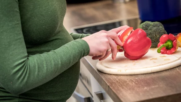 Wichtiger Baustein, um sich gut mit Nährstoffen zu versorgen - umso mehr in der Schwangerschaft: viel frisches Gemüse. - © Christin Klose/dpa-tmn