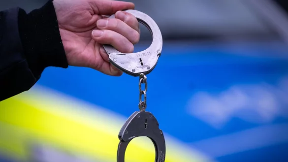 Anschlag auf Asylheim verhindert: Ermittler in Sachsen nehmen 21-Jährigen fest (Symbolbild) - © Soeren Stache/dpa