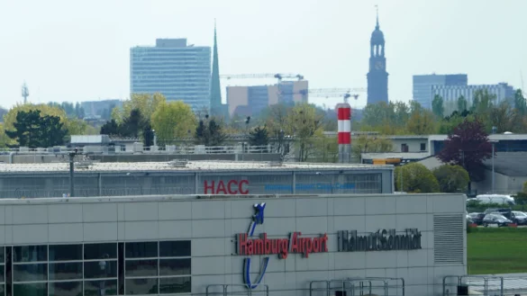 Am Airport Hamburg war es wegen eines Kerosin-Lieferengpasses zu Versp&auml;tungen und Flugausf&auml;llen gekommen. (Archivbild) - &copy; Marcus Brandt/dpa