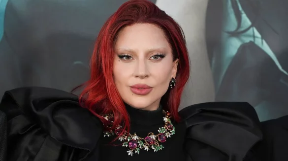 Popsängerin Lady Gaga ist diesen Sommer auch wieder als Schauspielerin zu sehen: In der populären Comedy-Horror-Serie «Wednesday» bei Netflix hat sie eine Rolle als Lehrerin Rosaline Rotwood. - © Jordan Strauss/Invision/AP/dpa