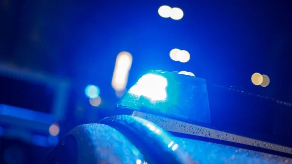 Am Rande einer Antifa-Demo ist es laut Polizei zu Auseinandersetzung mit Personen aus der rechtsextremen Szene gekommen. (Symbolbild) - © Christoph Reichwein/dpa