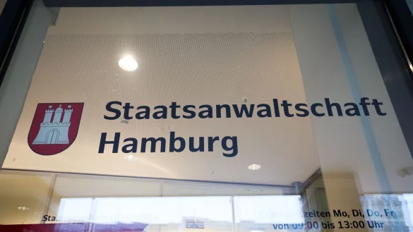 Die Staatsanwaltschaft Hamburg ermittelt gegen einen weiteren Mann, der einem Netzwerk Pädokrimineller angehören soll. (Archivbild) - © Christian Charisius/dpa