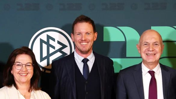 Julian Nagelsmann (m) verfolgt mit der Nationalmannschaft einen klaren Titelplan. - © Maja Hitij/Getty Images Europe Pool/dpa