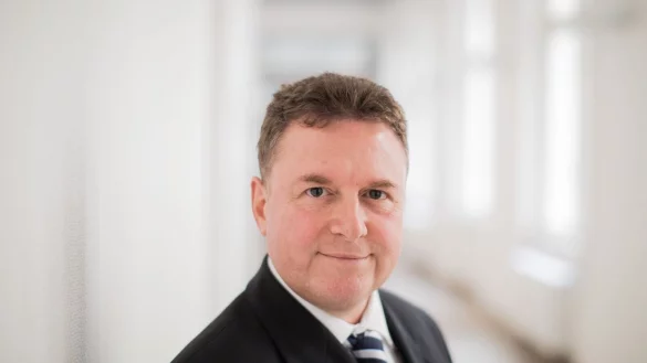 Für ihn war Gerhar Baum ein Mentor. - © Rolf Vennenbernd/dpa