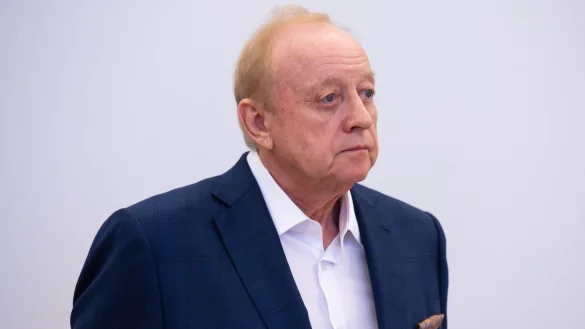 Es gibt eine neue Anklage gegen Alfons Schuhbeck. (Archivfoto) - © Sven Hoppe/dpa