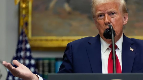 US-Pr&auml;sident Donald Trump fordert f&uuml;r den russischen Angriffskrieg gegen die Ukraine eine Verhandlungsl&ouml;sung - mit Nachdruck. - &copy; Julia Demaree Nikhinson/AP/dpa